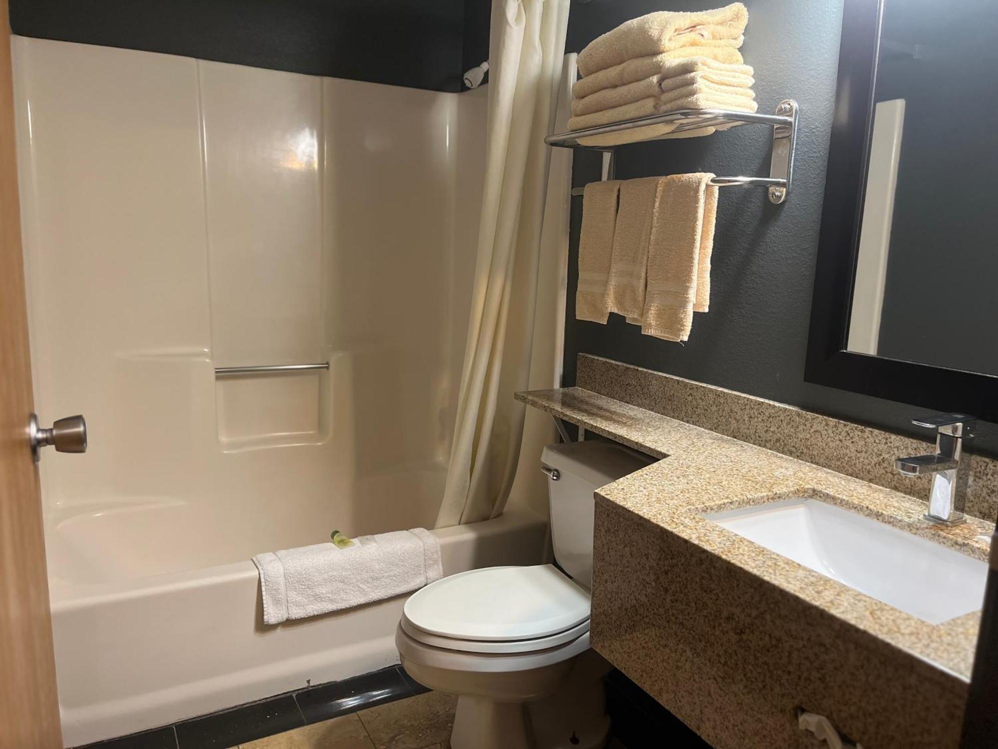 Regency Inn & Suites Anoka Ngoại thất bức ảnh
