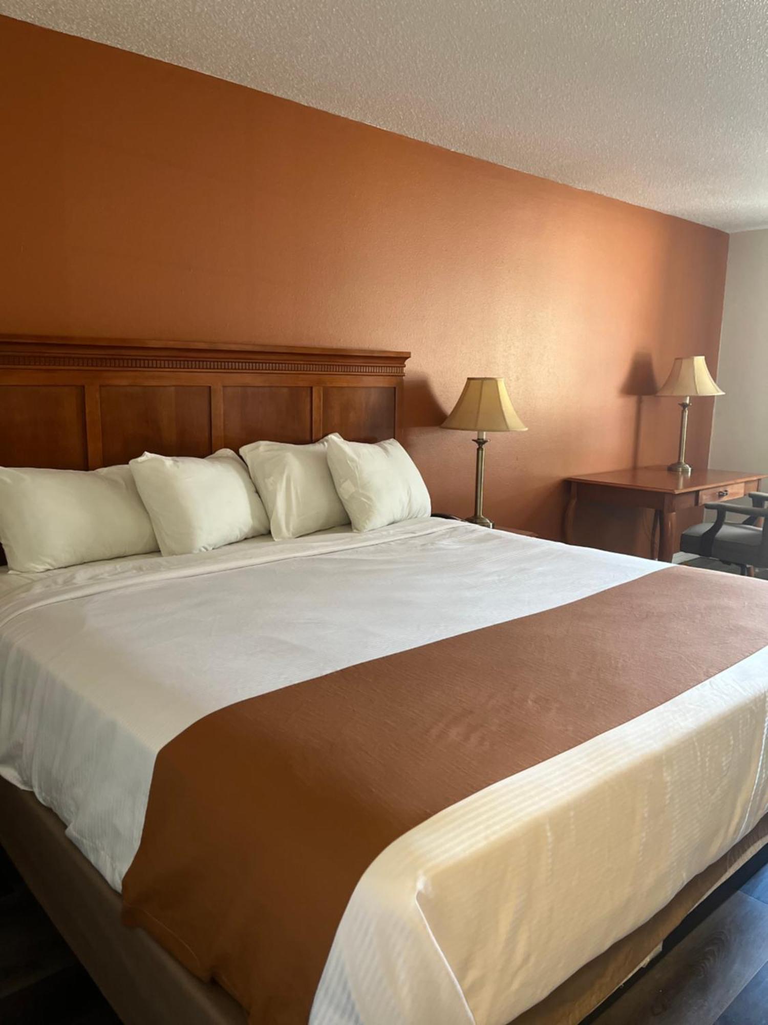 Regency Inn & Suites Anoka Ngoại thất bức ảnh