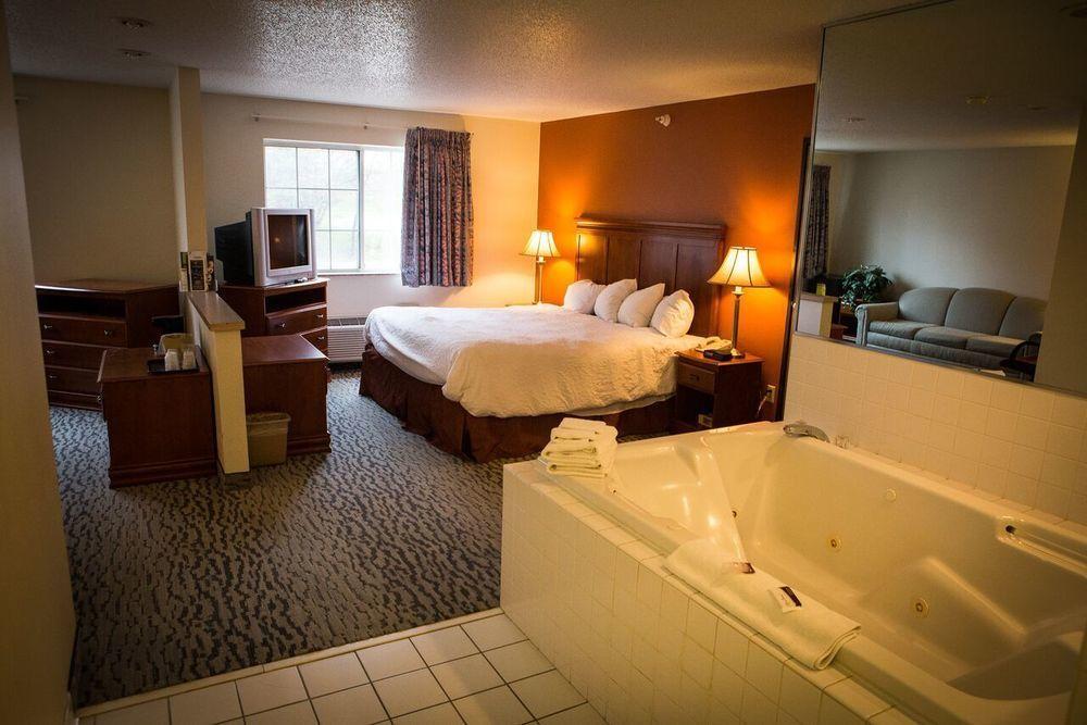 Regency Inn & Suites Anoka Ngoại thất bức ảnh