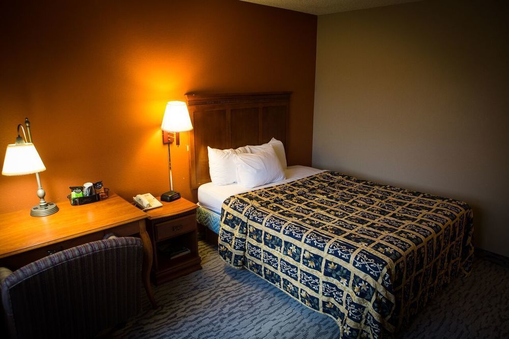 Regency Inn & Suites Anoka Ngoại thất bức ảnh